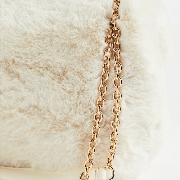 H&M faux fur gold chain shoulder bag Elegant Cream Faux Fur Shoulder Bag nwot - Picture 2 of 14